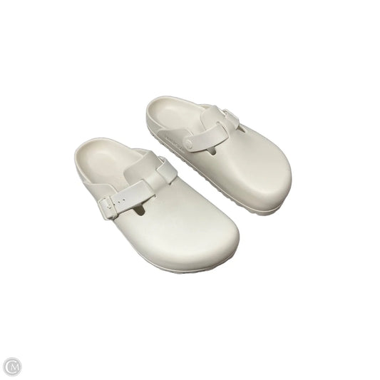 Shoes Flats By Birkenstock In Cream, Size: 7