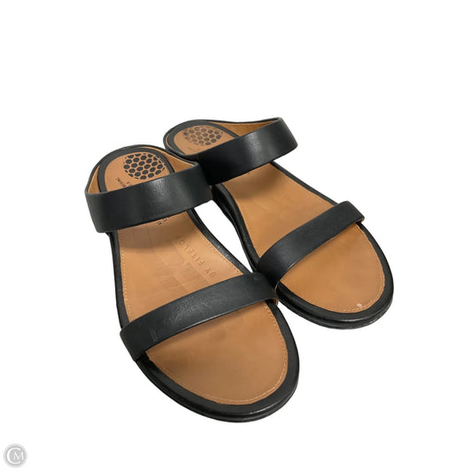 Sandals Flats By Fitflop In Black & Brown, Size: 6