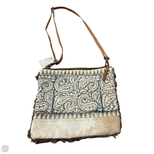 Crossbody By Clothes Mentor, Size: Medium