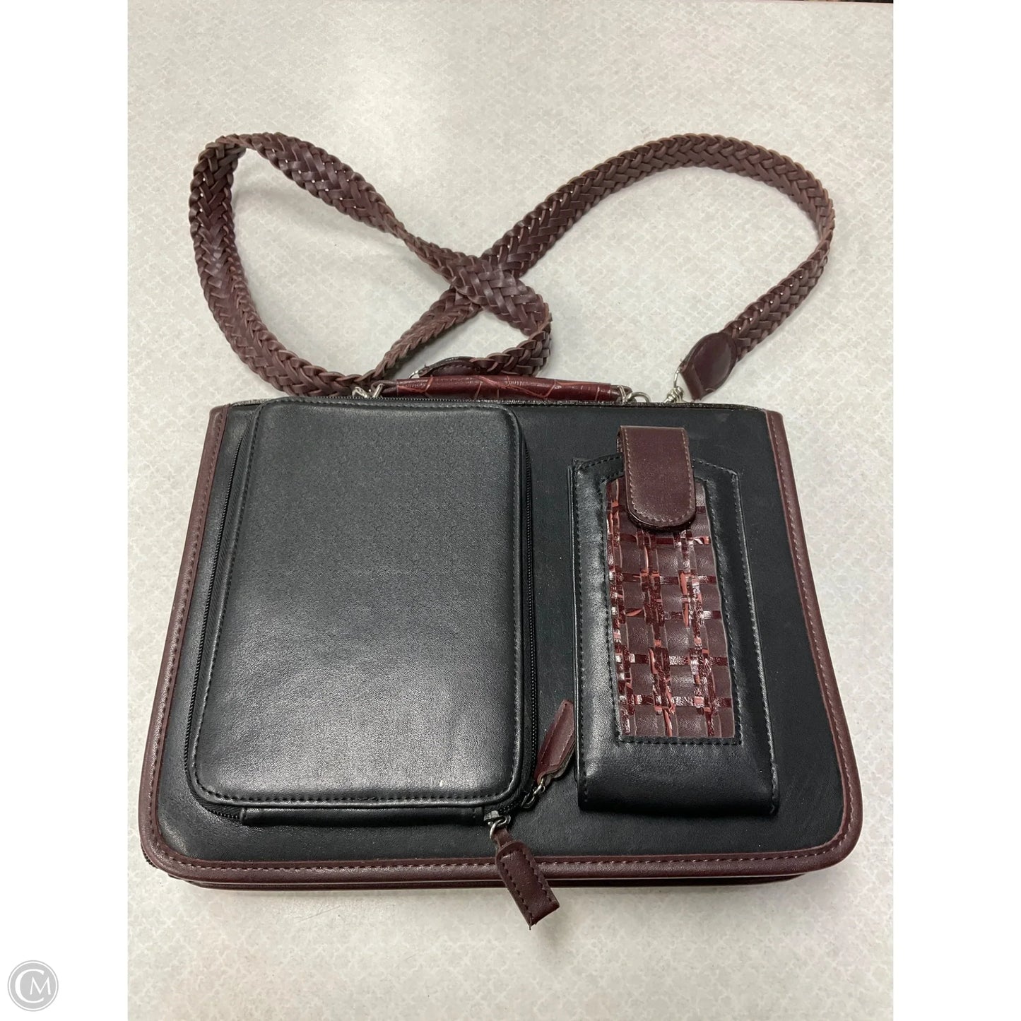 Crossbody By Clothes Mentor, Size: Medium