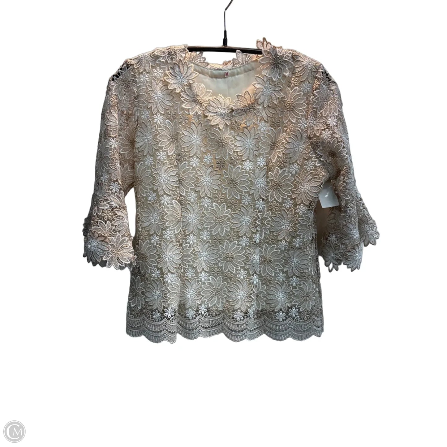 Top Short Sleeve By Clothes Mentor In Tan & White, Size: M