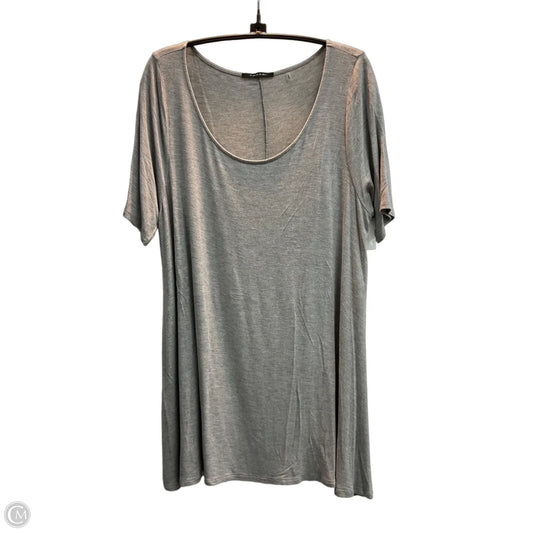 Top Short Sleeve Basic By Tahari In Grey, Size: M