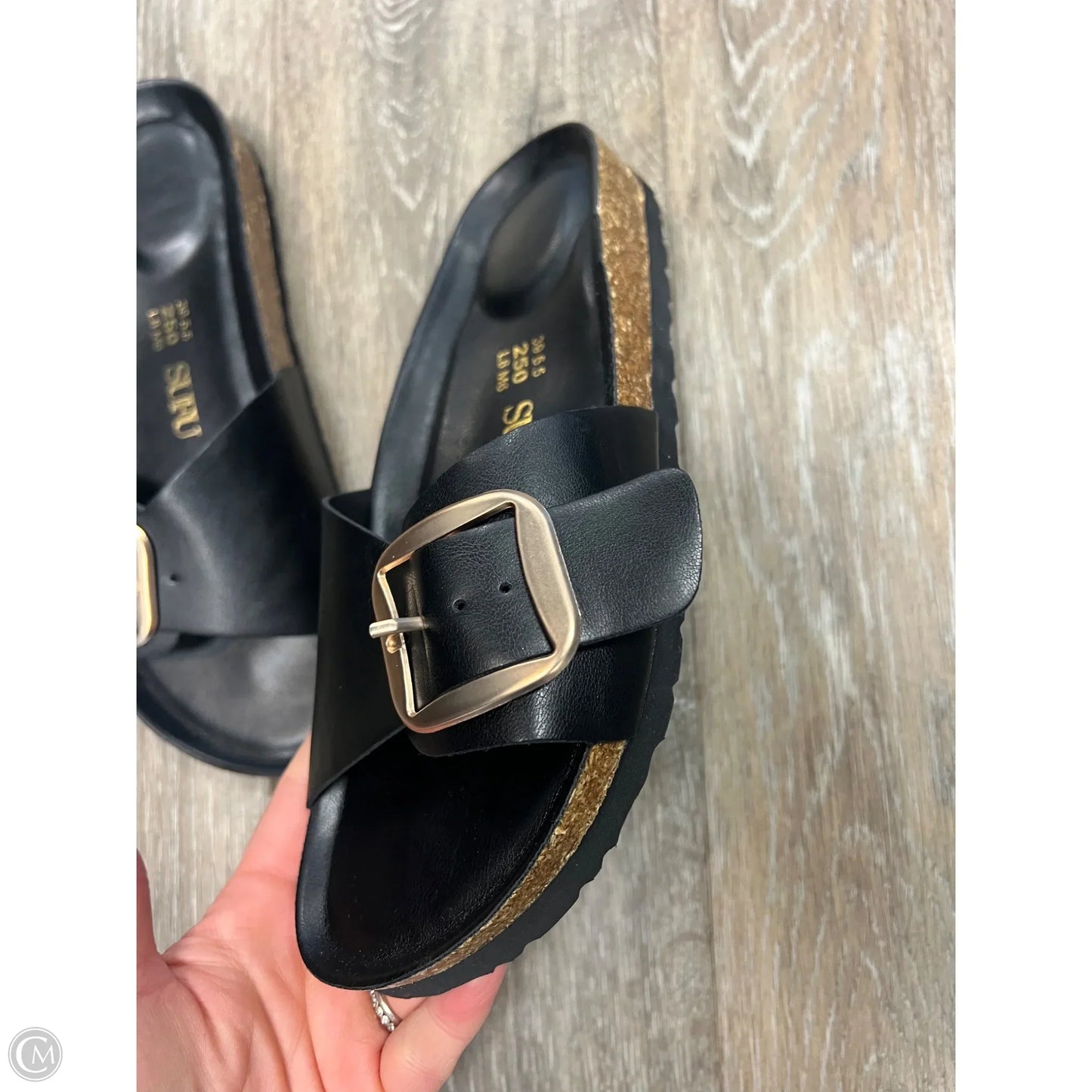 Sandals Flats By Clothes Mentor In Black, Size: 8
