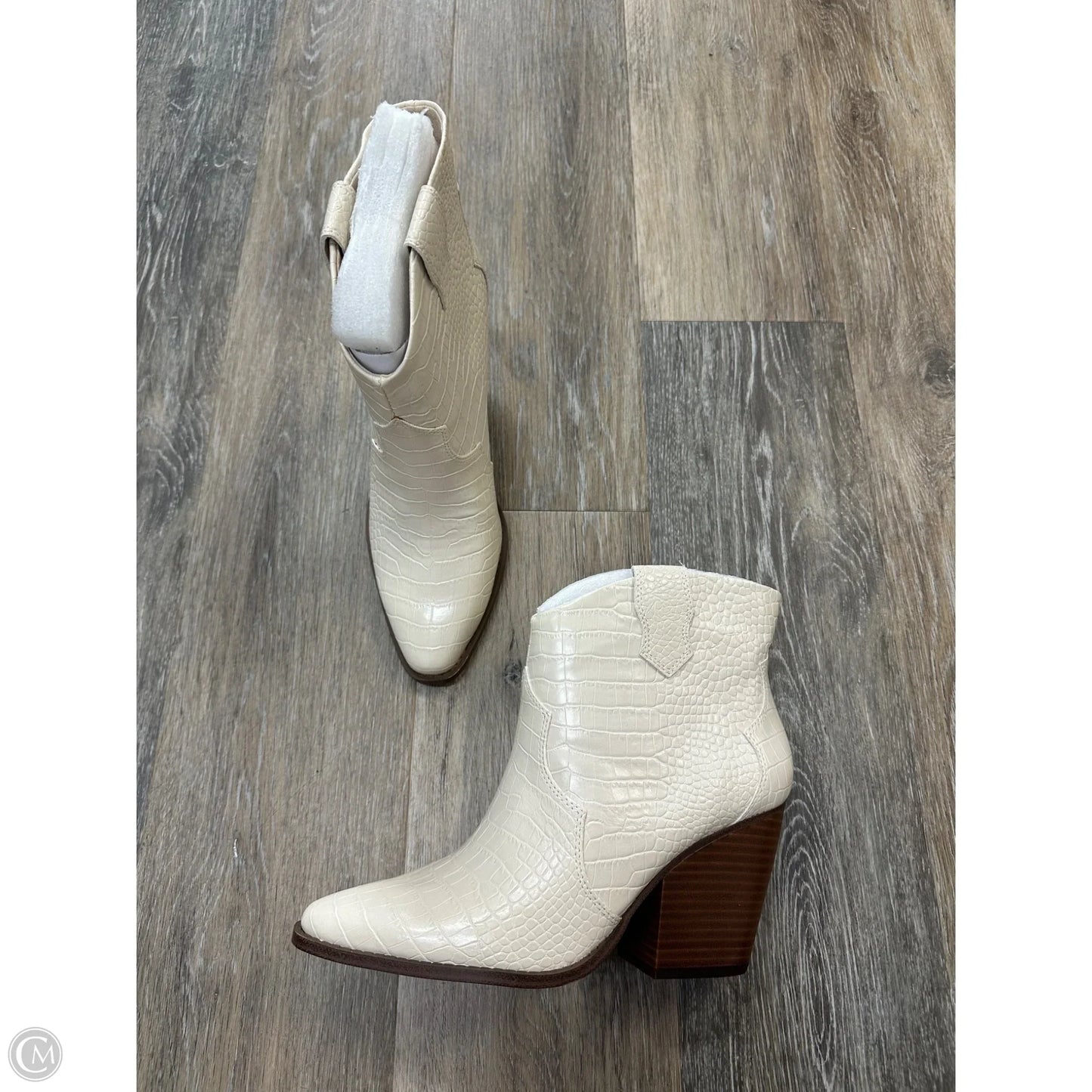 Boots Ankle Heels By Chinese Laundry In White, Size: 9.5