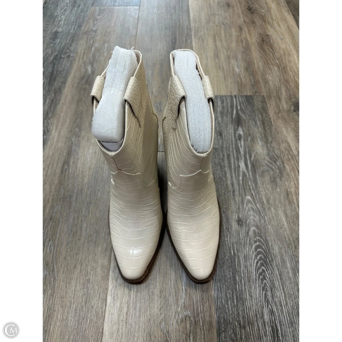 Boots Ankle Heels By Chinese Laundry In White, Size: 9.5