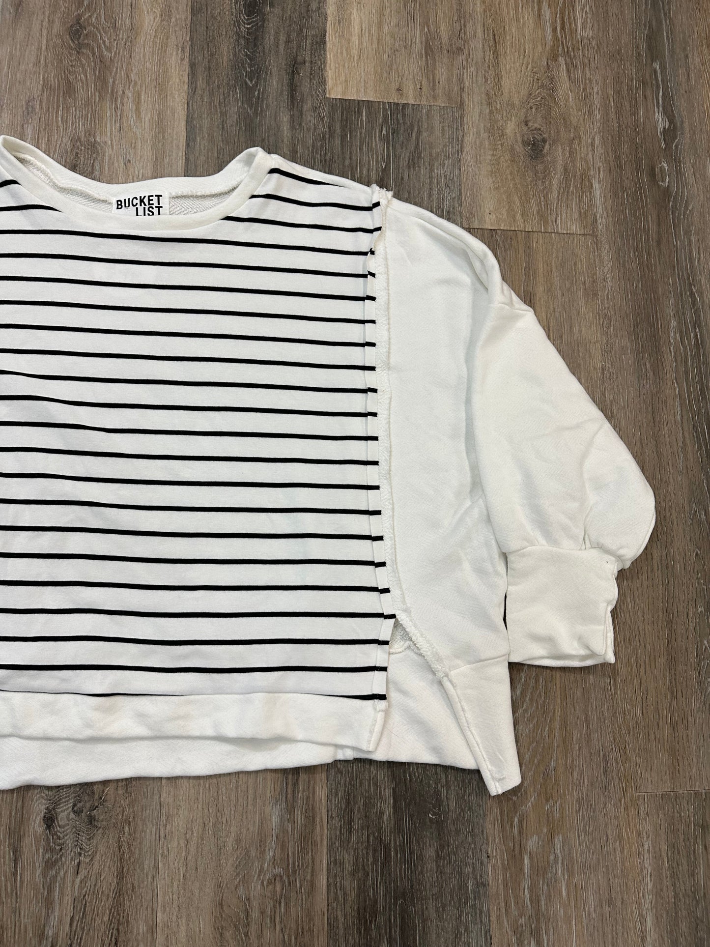 Top Long Sleeve By Bucket List In White, Size: L