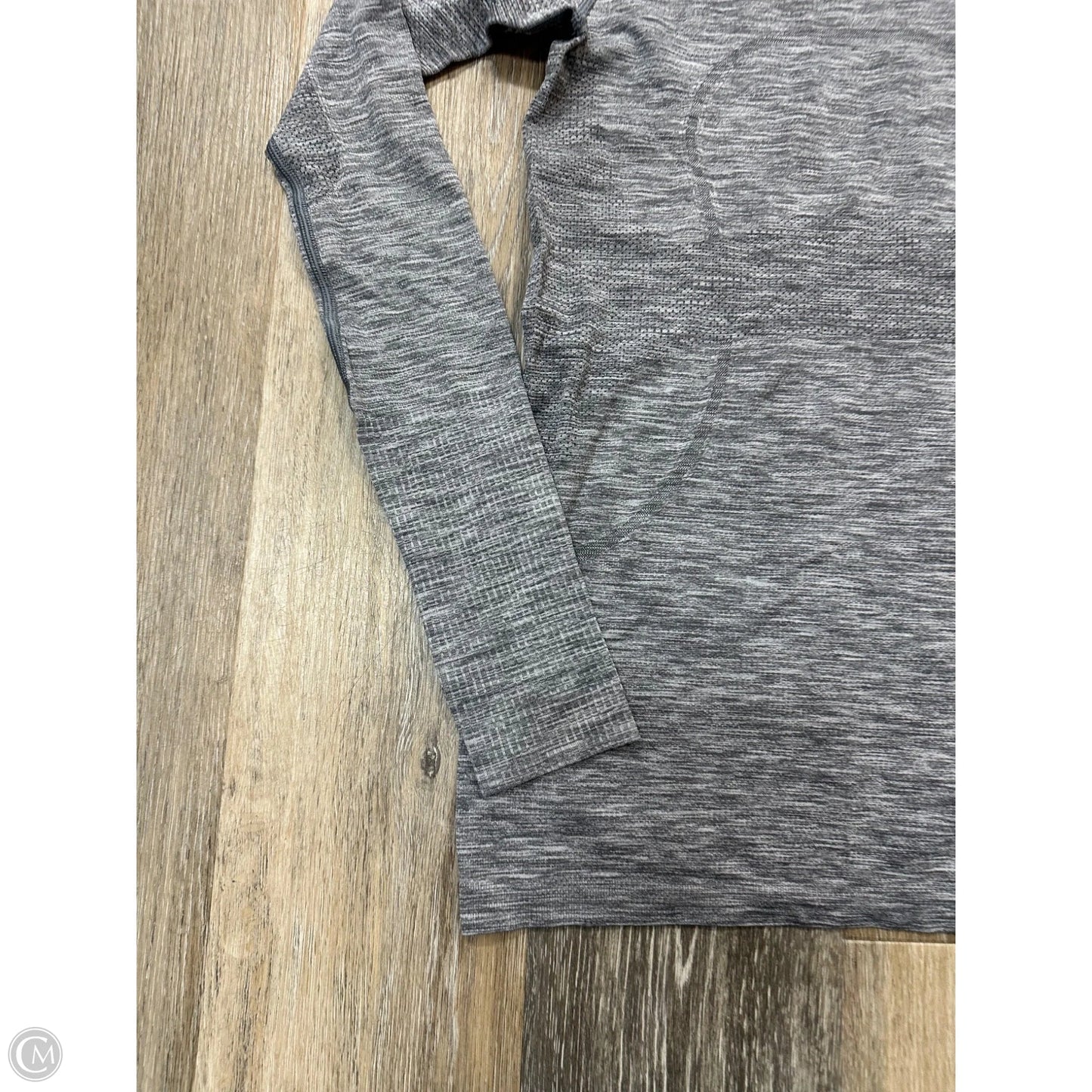Athletic Top Long Sleeve Collar By Lululemon In Grey, Size: 6