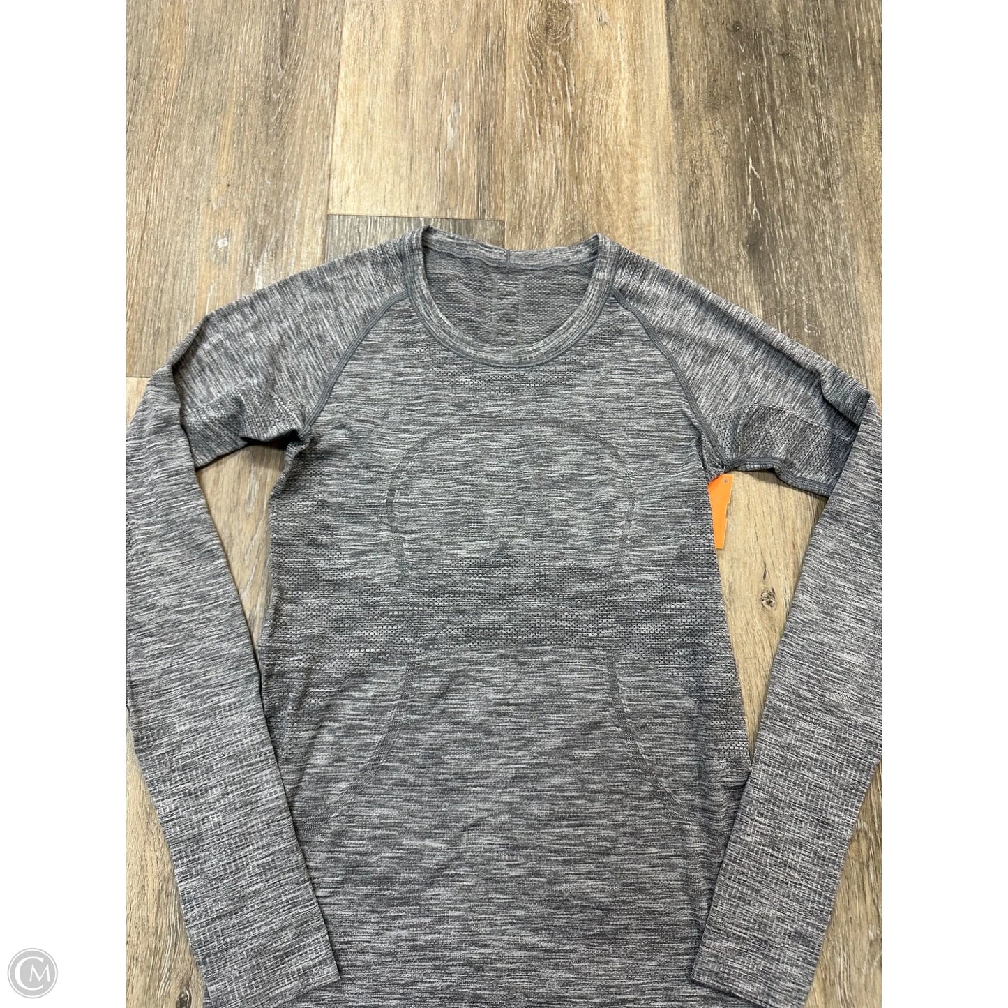 Athletic Top Long Sleeve Collar By Lululemon In Grey, Size: 6