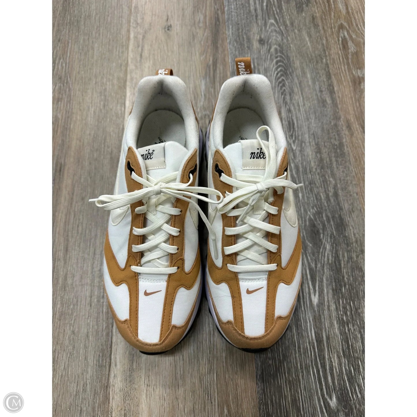 Shoes Athletic By Nike In Tan & White, Size: 9.5