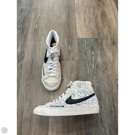 Shoes Sneakers By Nike In White, Size: 8.5/7Y
