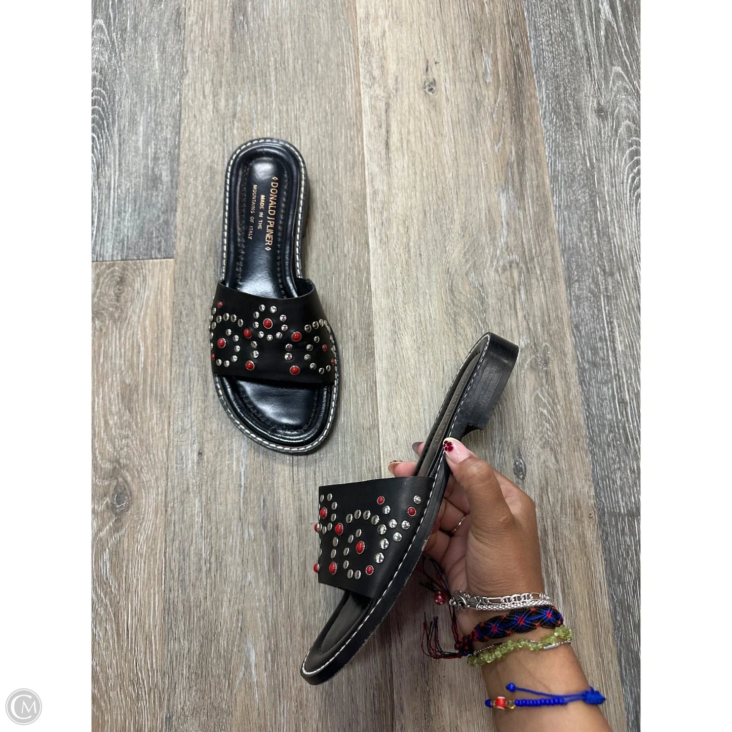 Sandals Flats By Donald Pliner In Black, Size: 6