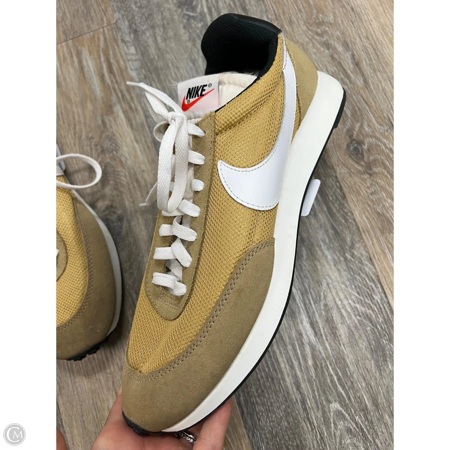 Shoes Sneakers By Nike In Tan, Size: 9.5