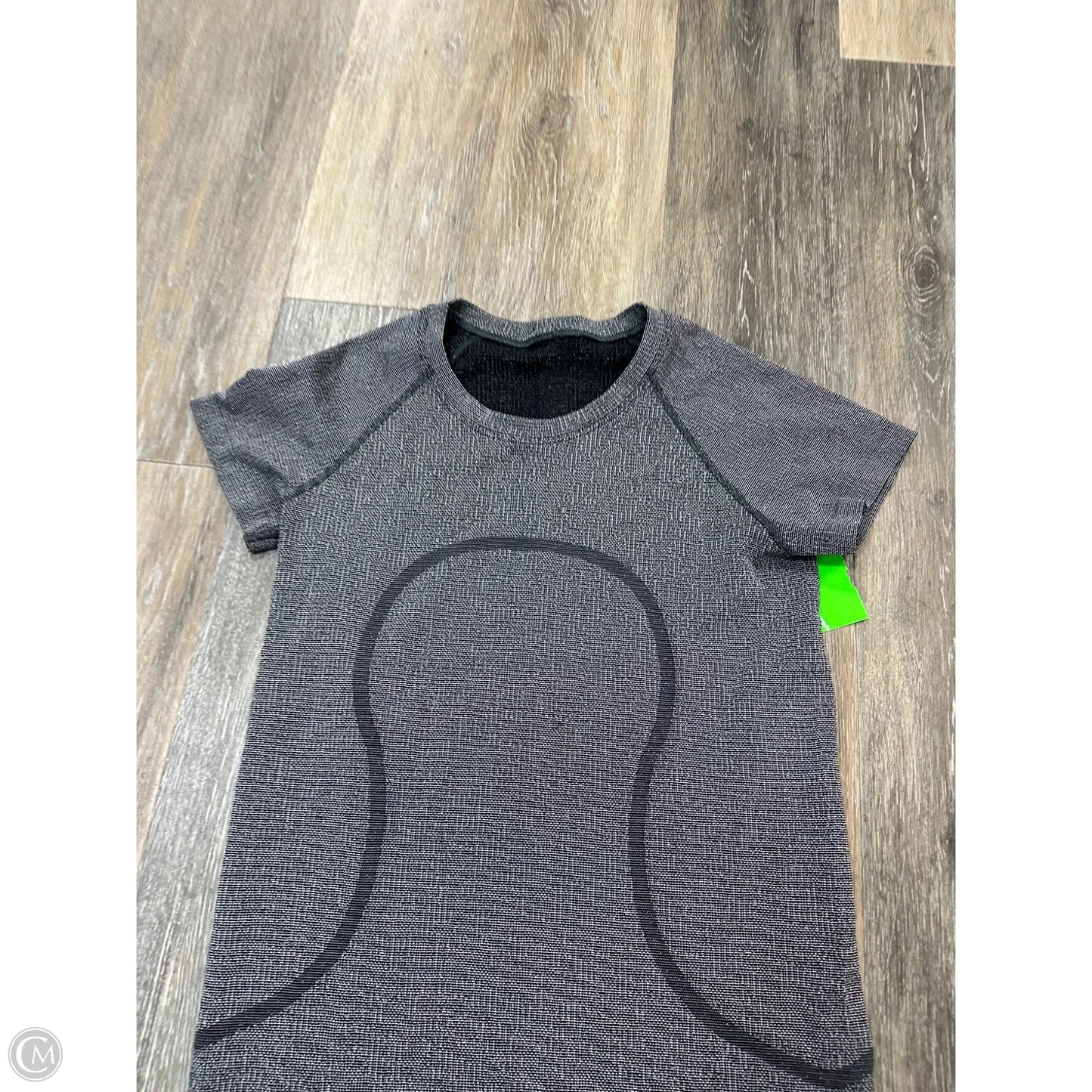 Athletic Top Short Sleeve By Lululemon In Grey, Size: 6