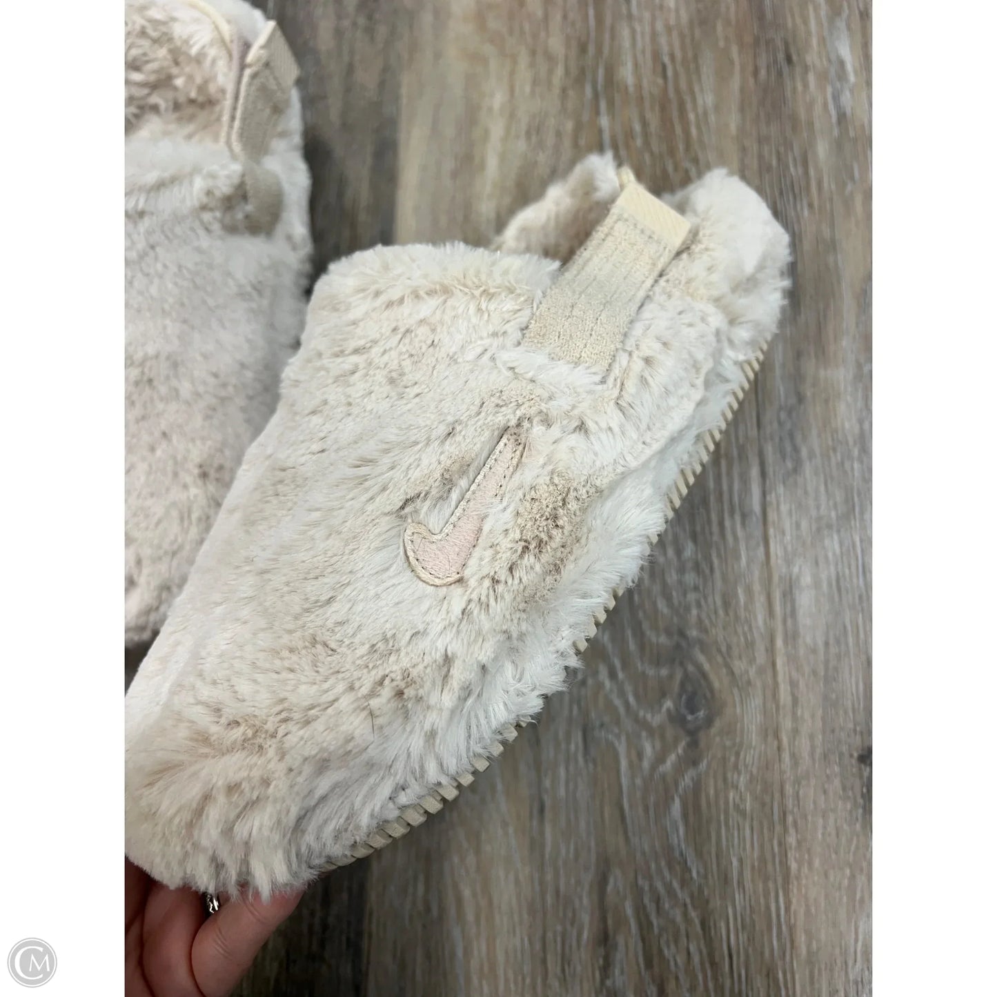 Shoes Flats By Nike In Cream, Size: 8
