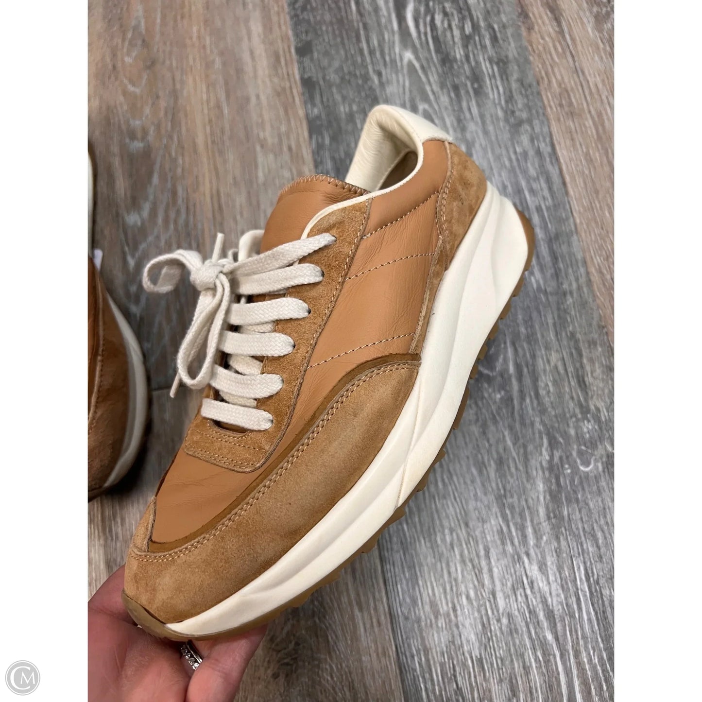 Shoes Athletic By Woman by Common Projects In Tan, Size: 7