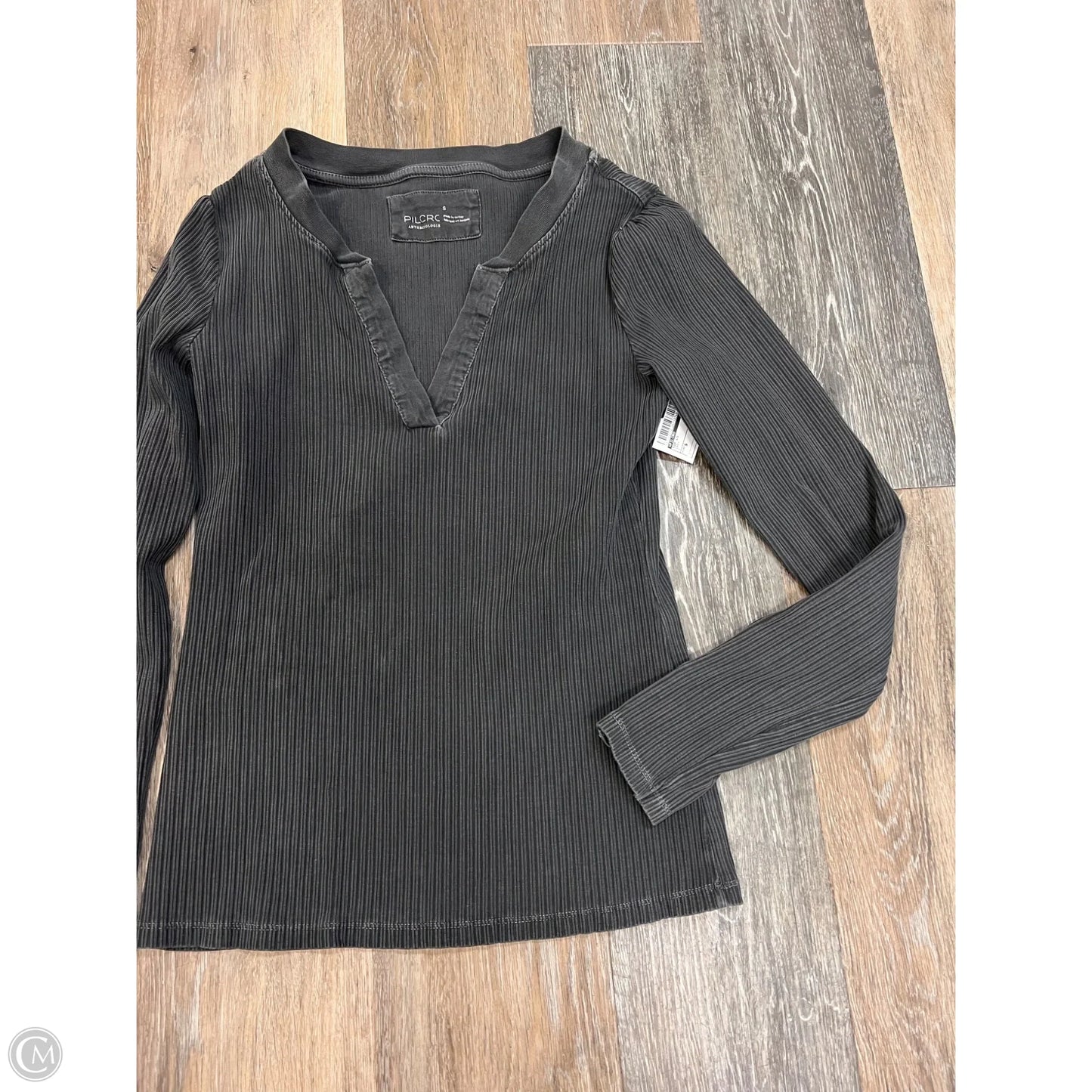 Top Long Sleeve By Pilcro In Grey, Size: S