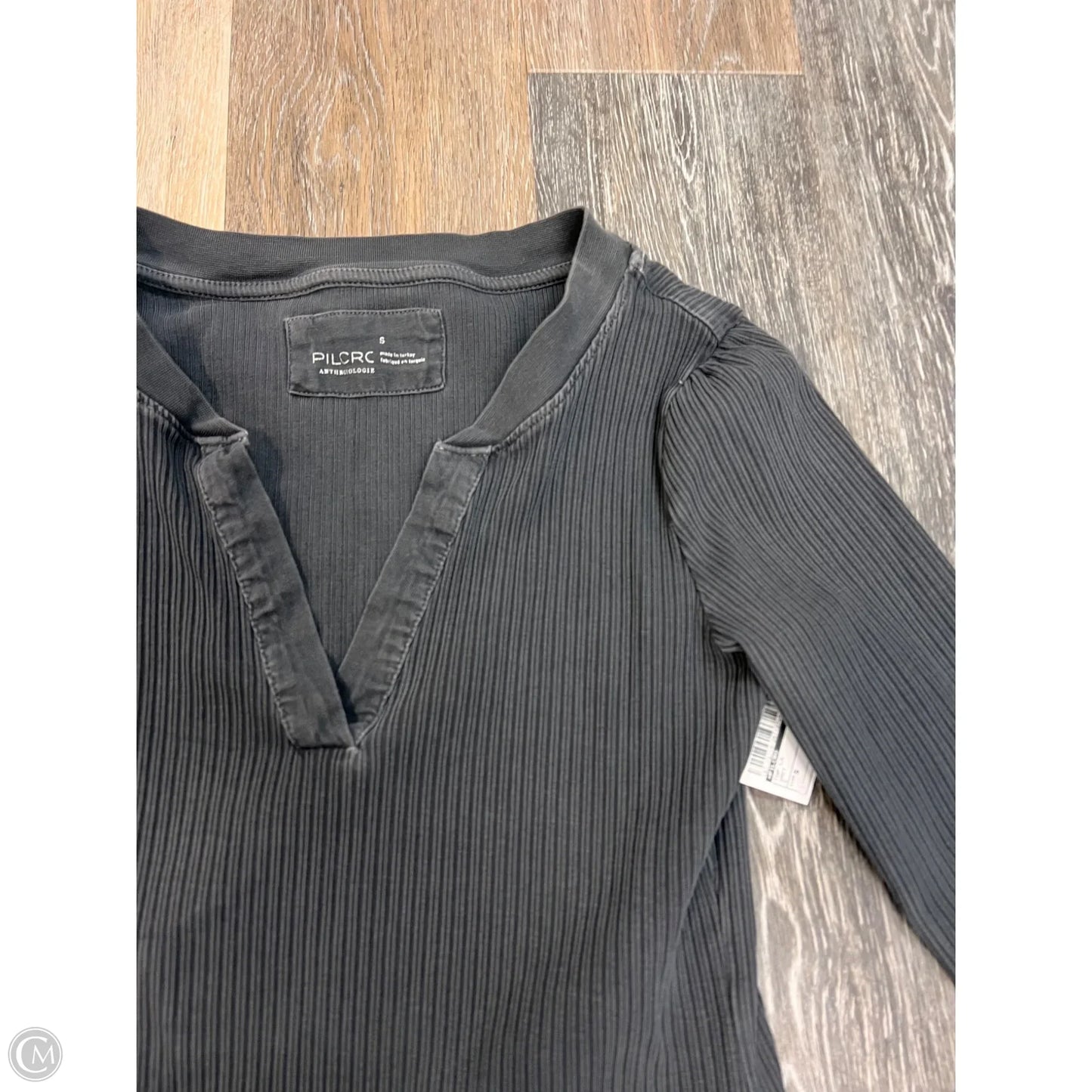 Top Long Sleeve By Pilcro In Grey, Size: S