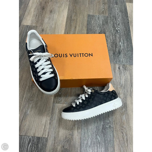Shoes Luxury Designer By Louis Vuitton In Black & White, Size: 9/40