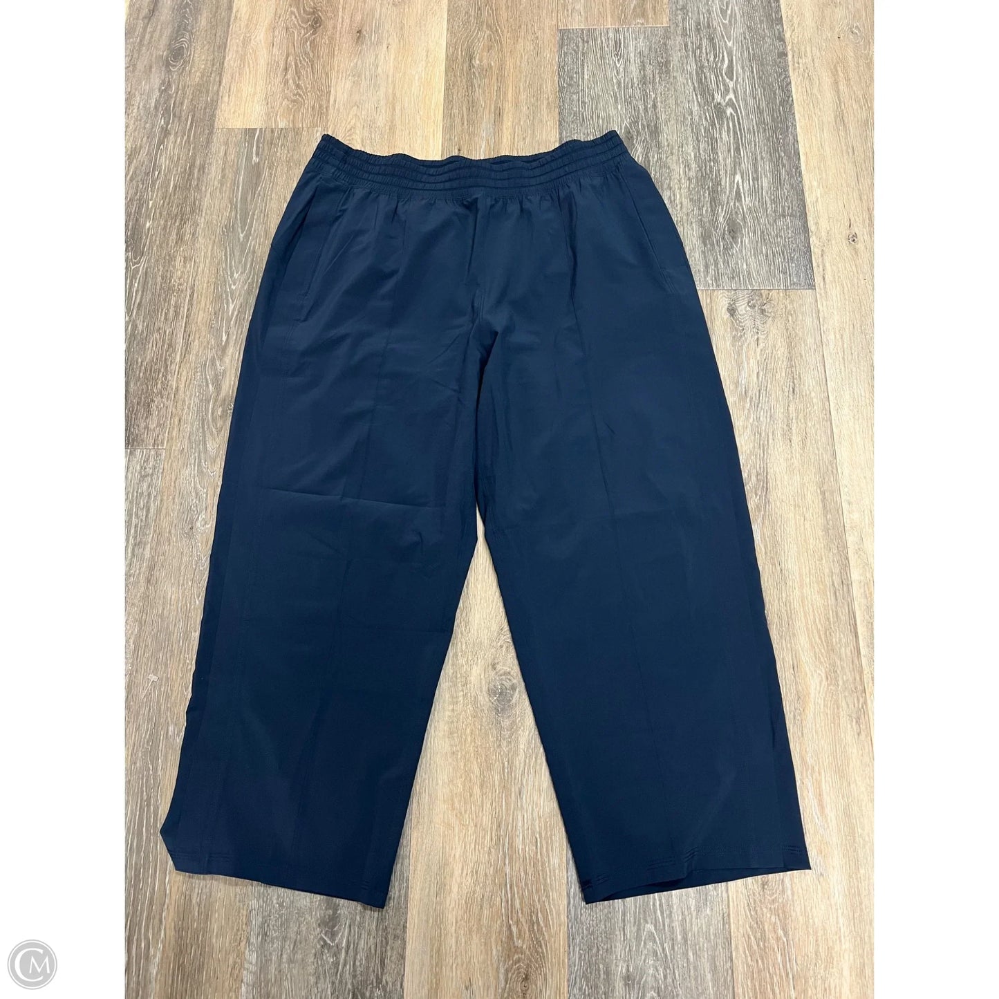 Athletic Pants Cropped By Lululemon In Navy, Size: 12