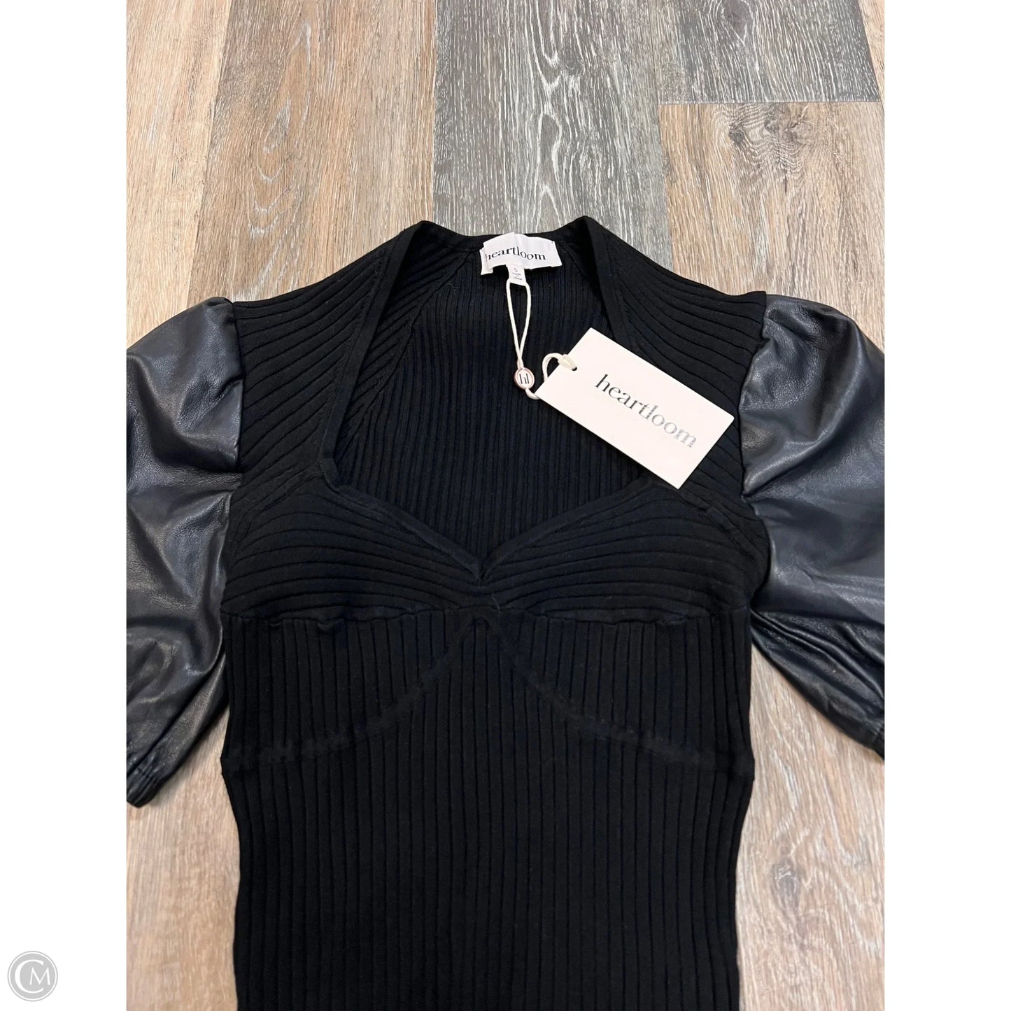 Top Short Sleeve By Heartloom In Black, Size: S