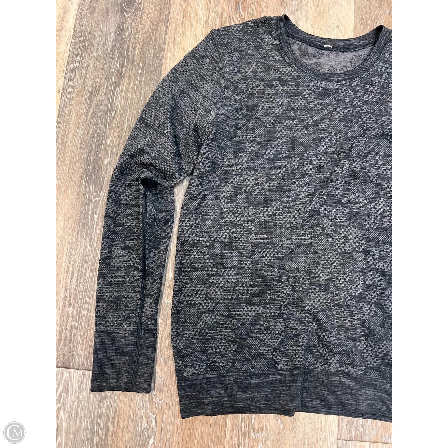 Athletic Top Long Sleeve Crewneck By Lululemon In Grey, Size: 6