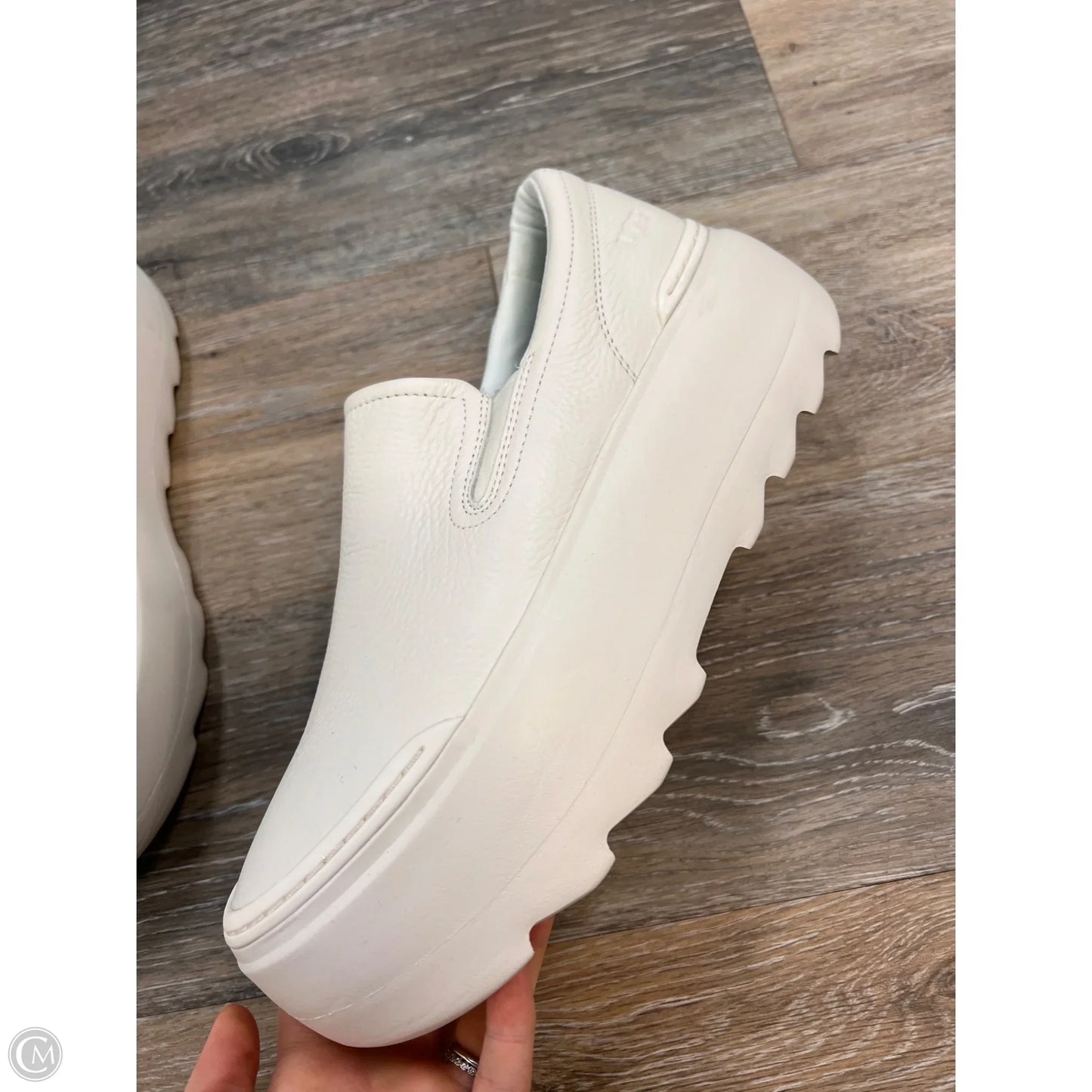 Shoes Designer By Ugg In Cream, Size: 9.5