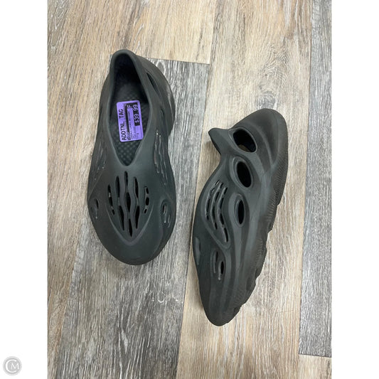 Sandals Luxury Designer By Yeezy In Grey, Size: 6