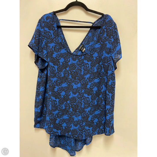 Top Short Sleeve By Torrid In Black & Blue, Size: 1x