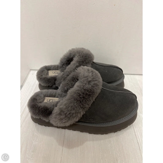 Shoes Designer By Ugg In Rose Gold, Size: 8