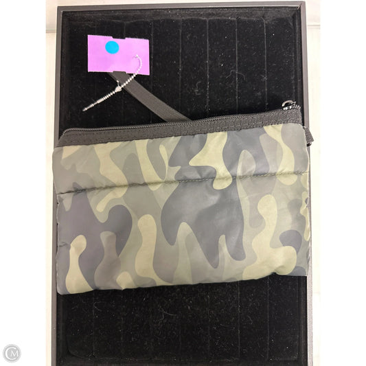 Makeup Bag By Clothes Mentor, Size: Medium