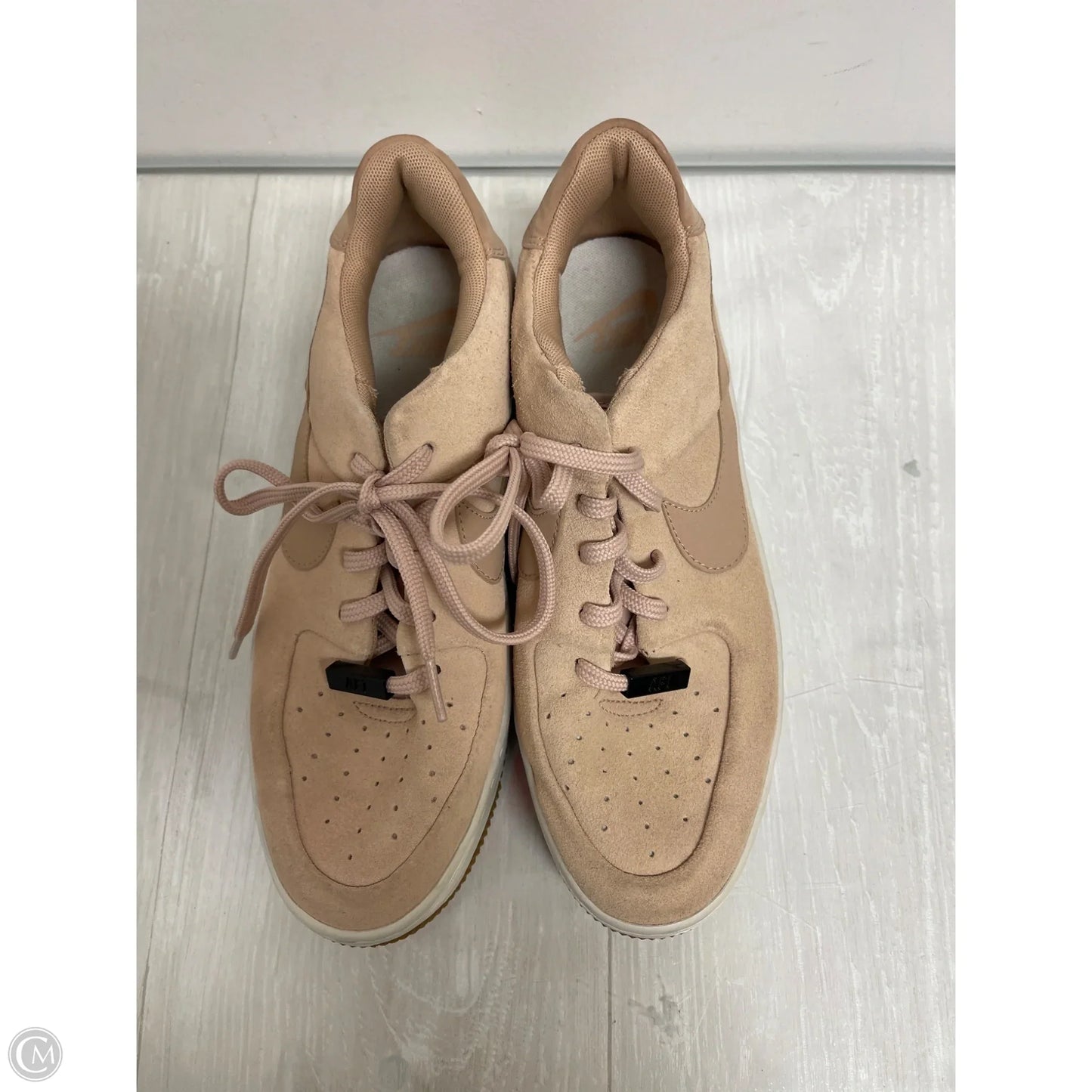 Shoes Sneakers By Nike In Tan, Size: 9