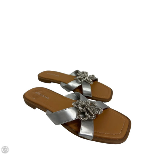 Sandals Flats By Clothes Mentor In Silver, Size: 10