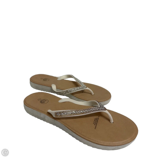Sandals Flip Flops By Clothes Mentor In White, Size: 9