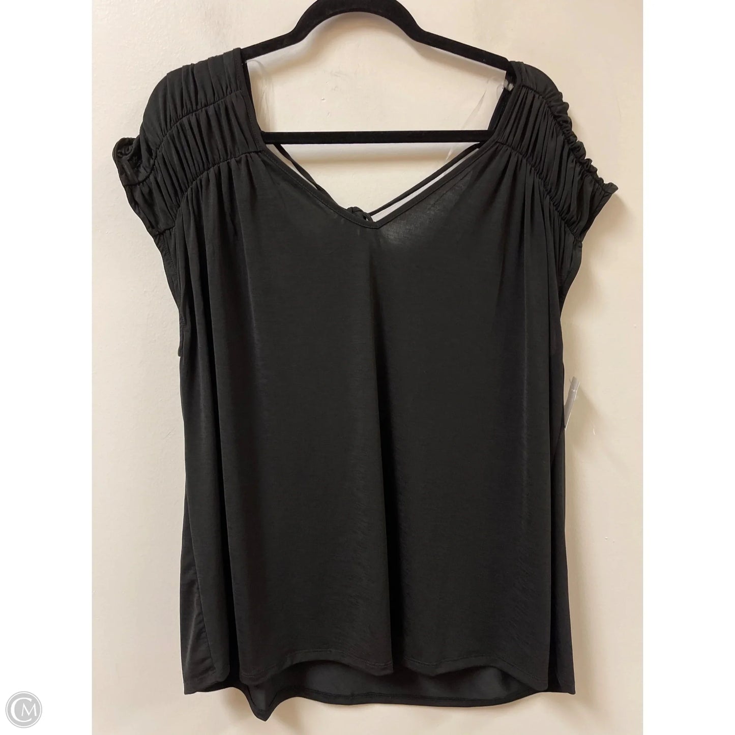 Top Short Sleeve By Clothes Mentor In Black, Size: 2x