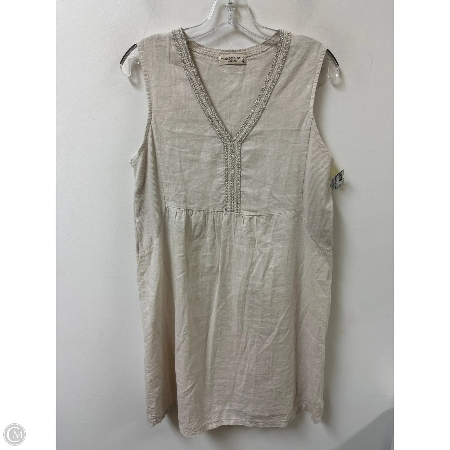 Dress Casual Short By Clothes Mentor In Cream, Size: M