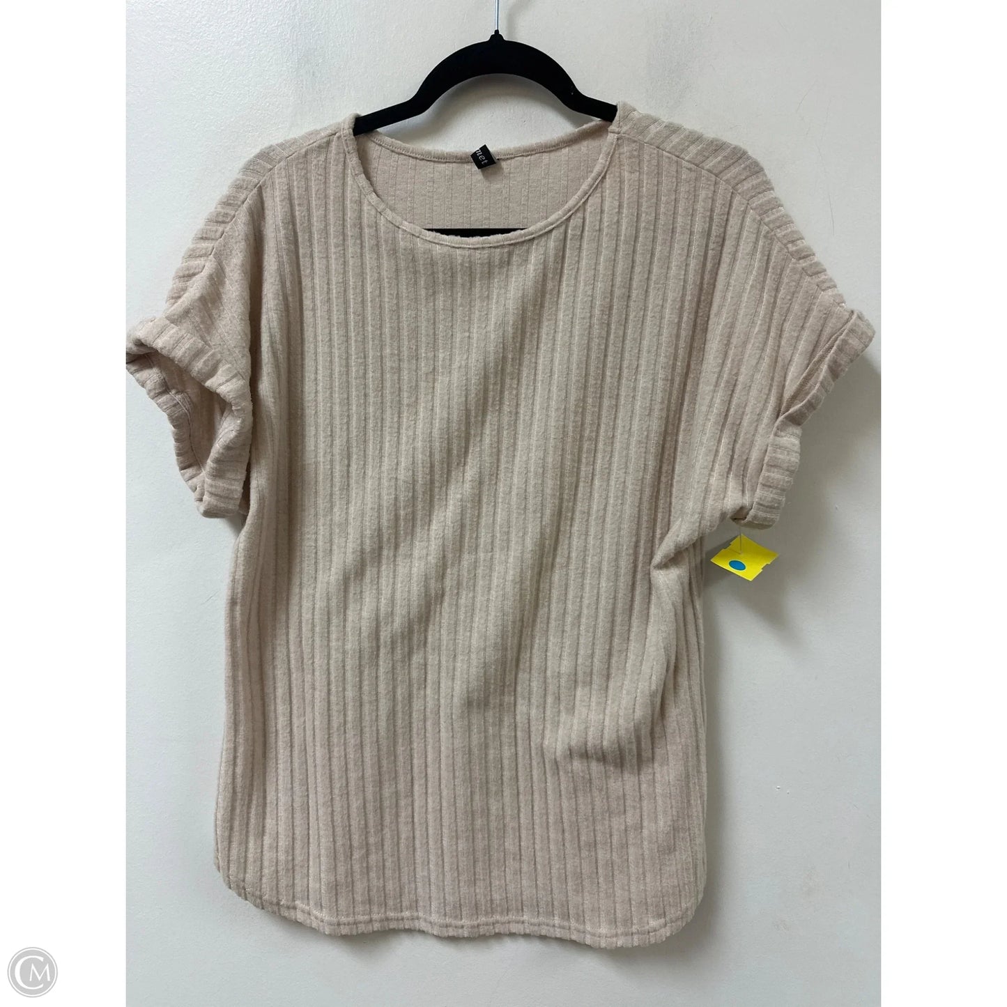 Top Short Sleeve By Clothes Mentor In Cream, Size: L
