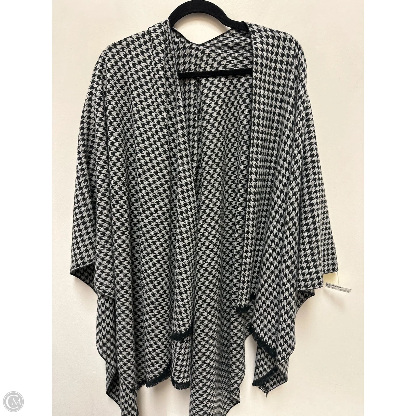 Sweater Cardigan Cashmere By Clothes Mentor In Black & Grey, Size: Osfm