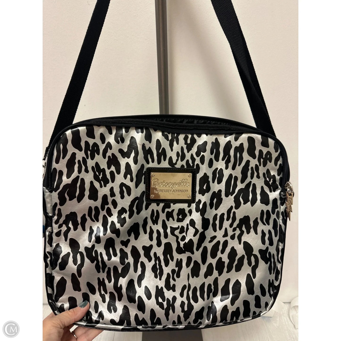 Laptop Bag By Betsey Johnson, Size: Large