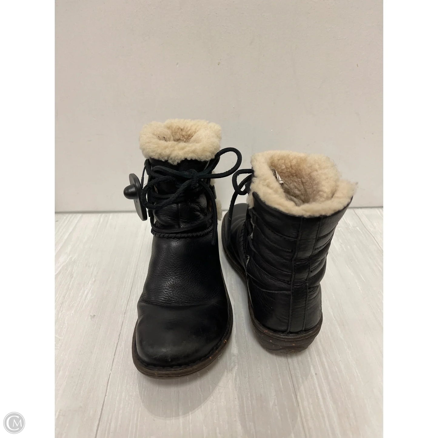 Boots Designer By Ugg In Black, Size: 6