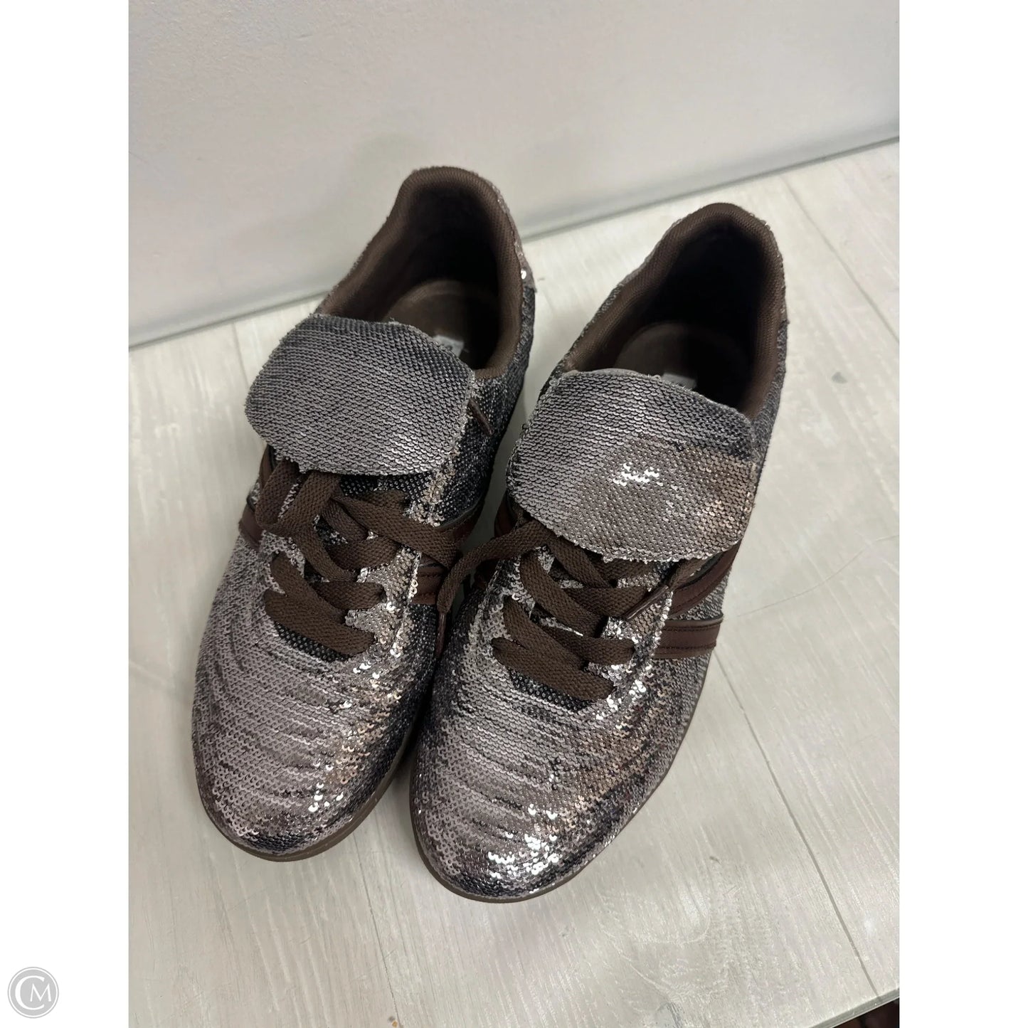 Shoes Sneakers By Steve Madden In Brown, Size: 10