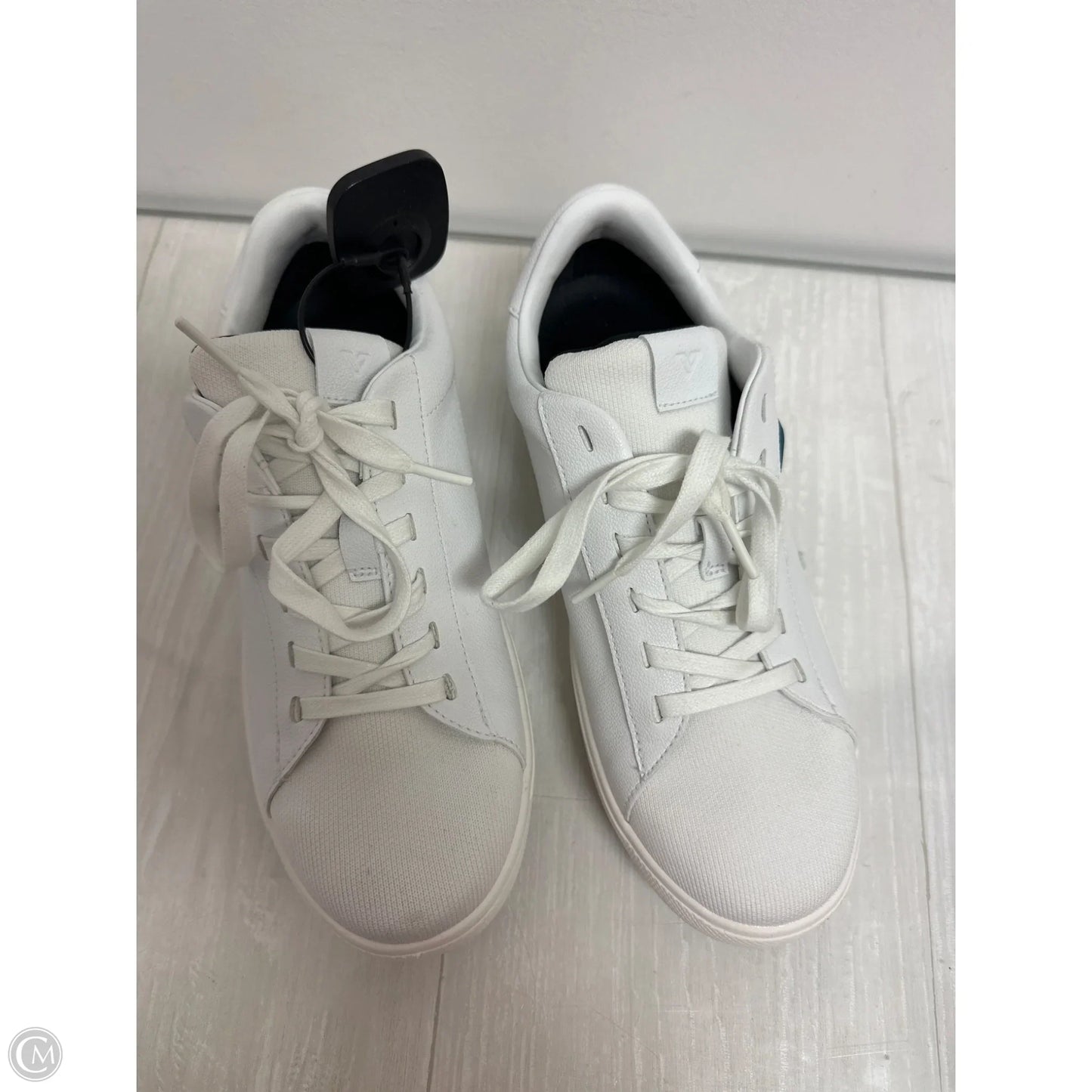Shoes Sneakers By Cma In White, Size: 7