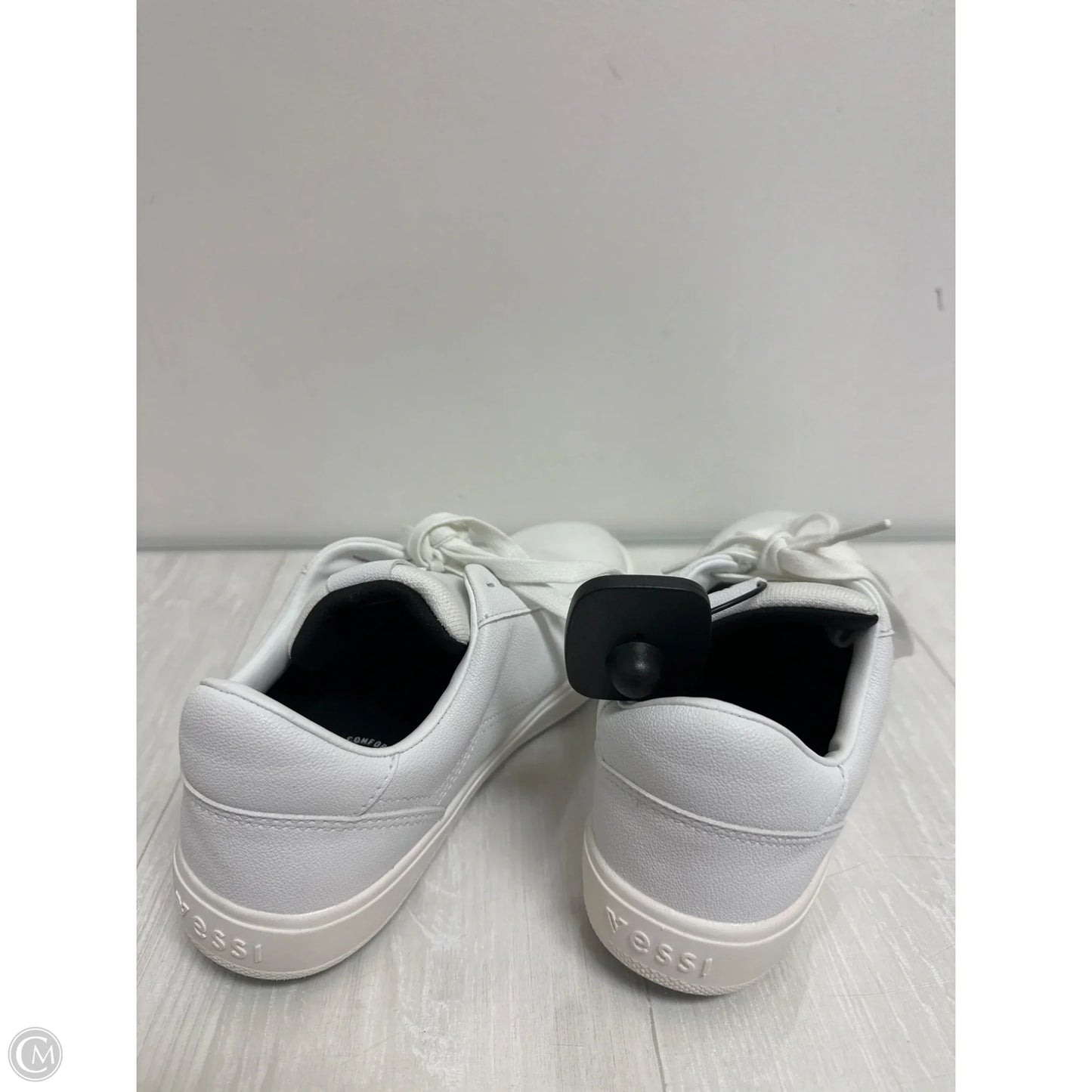 Shoes Sneakers By Cma In White, Size: 7