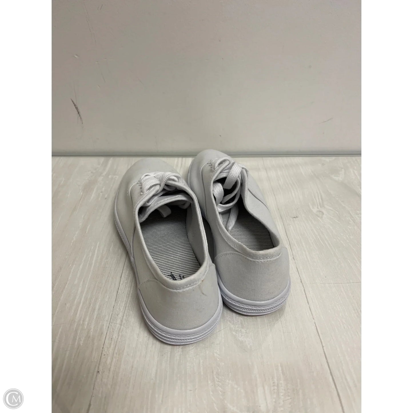 Shoes Sneakers By Universal Thread In White, Size: 7