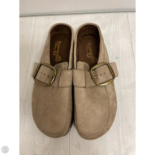 Shoes Flats By White Mountain In Tan, Size: 8