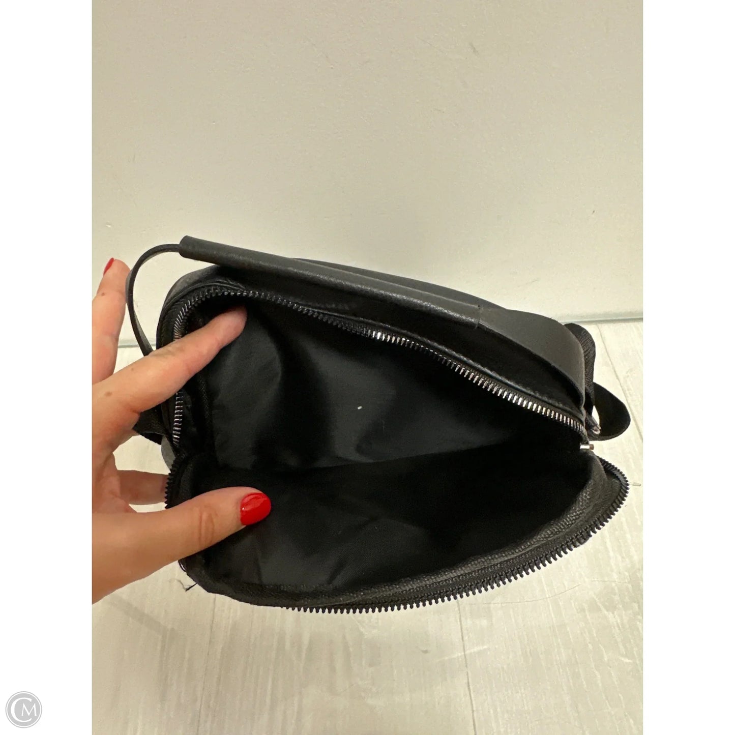 Handbag By Clothes Mentor, Size: Medium