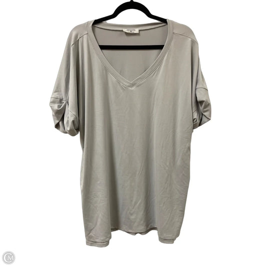 Top Short Sleeve By Zenana Outfitters In Grey, Size: Xl