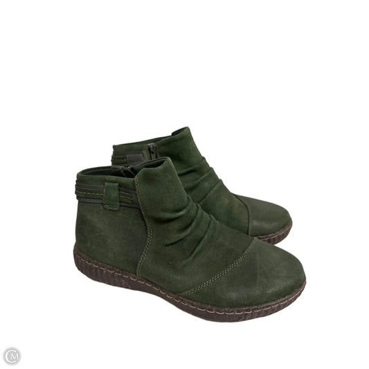Boots Ankle Flats By Clarks In Green, Size: 9