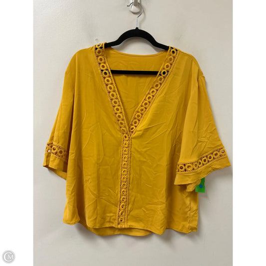 Top Short Sleeve By Clothes Mentor In Yellow, Size: M