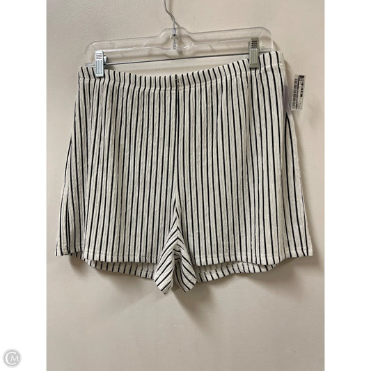 Shorts By Clothes Mentor In White, Size: Xl