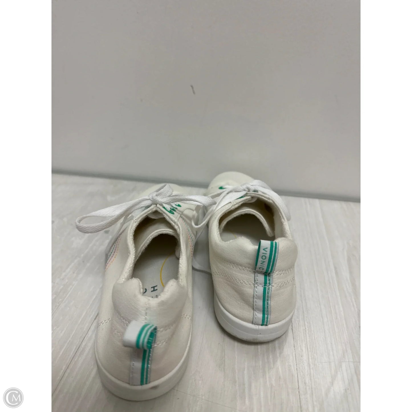 Shoes Athletic By Vionic In White, Size: 10